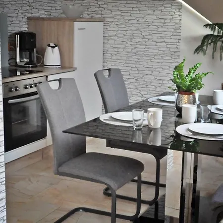 Am Park Apartment *