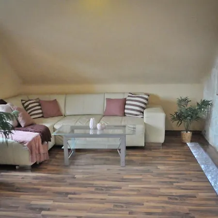 Am Park Apartment *